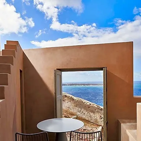 Old Castle Oia