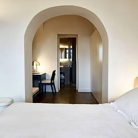 Old Castle Hotel Oia